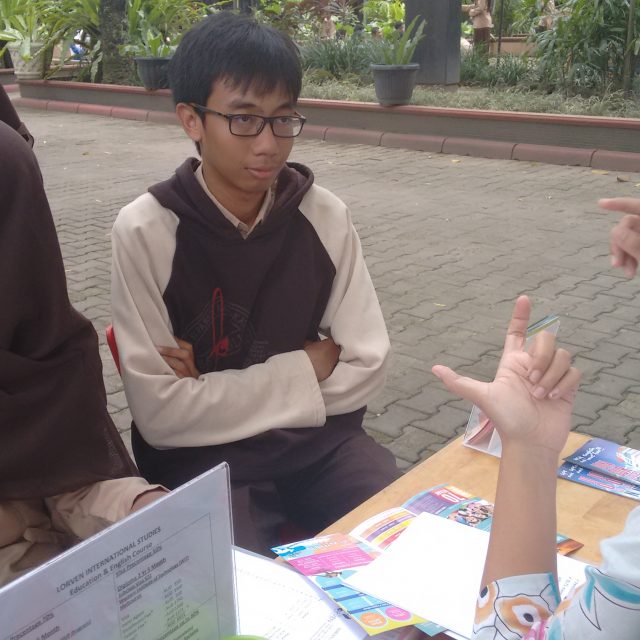 SMA N 3 Yogyakarta – Booth Dibawah Pohon Rindang